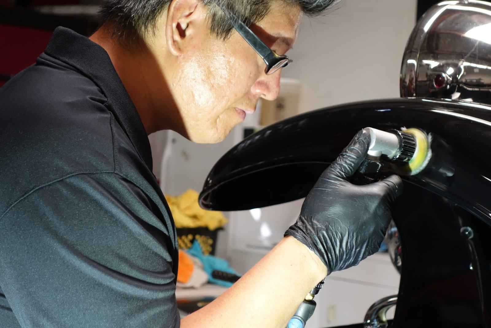 Working the dual-action polisher — every pass counts